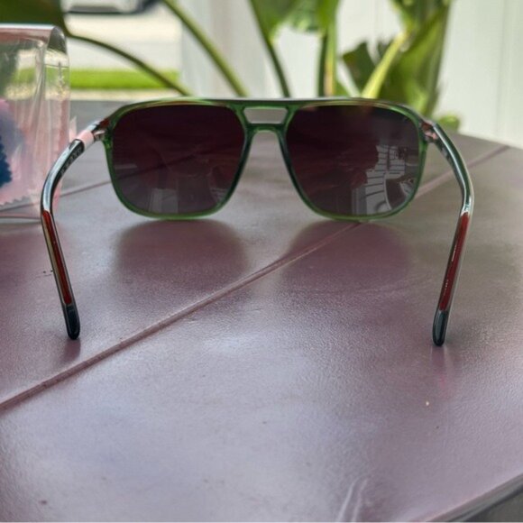 Quay On The Fly Polarized Sunglasses - Picture 8 of 13